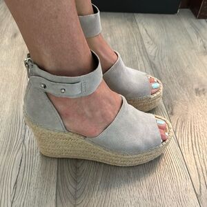 Dolce Vita espadrilles